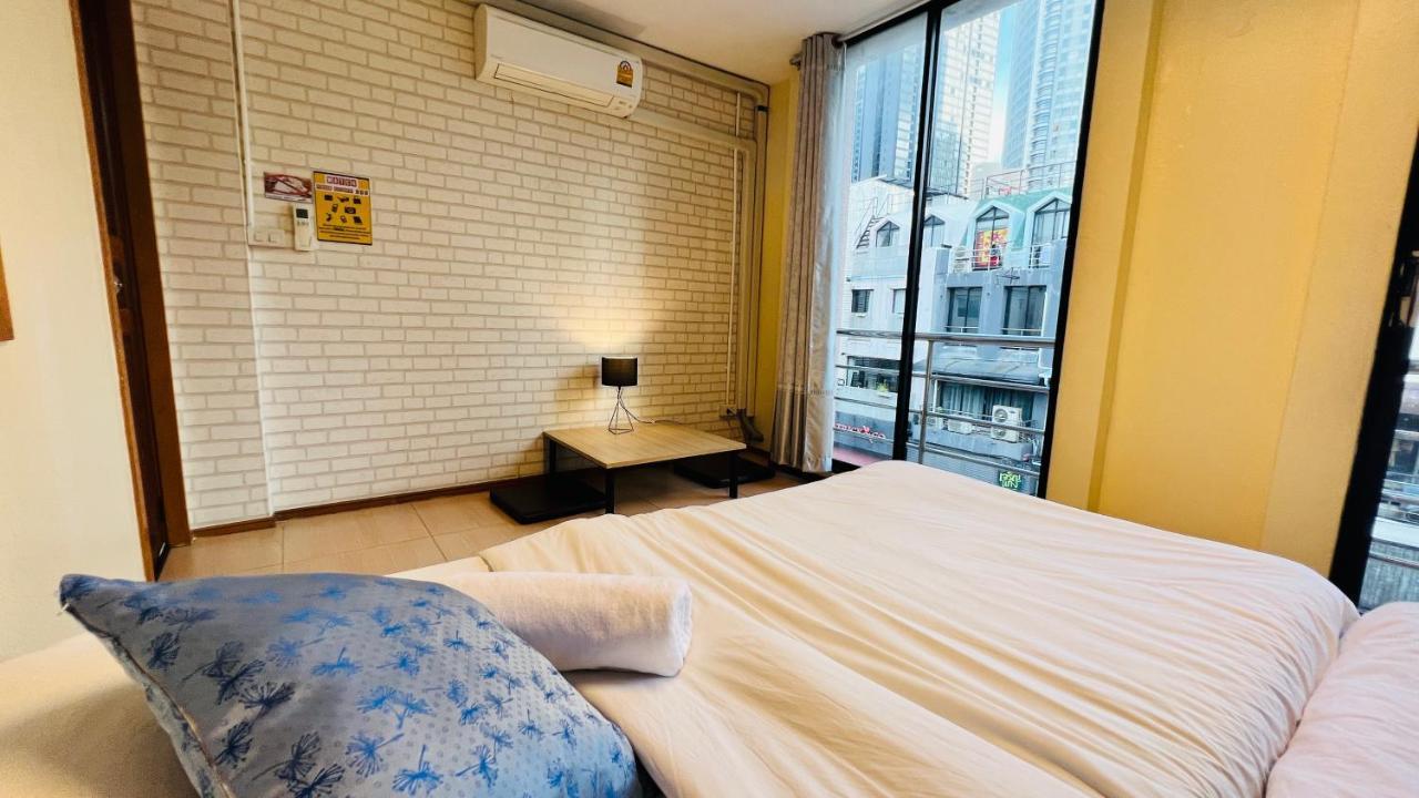 105Hostel@Thonglor Bangkok Esterno foto